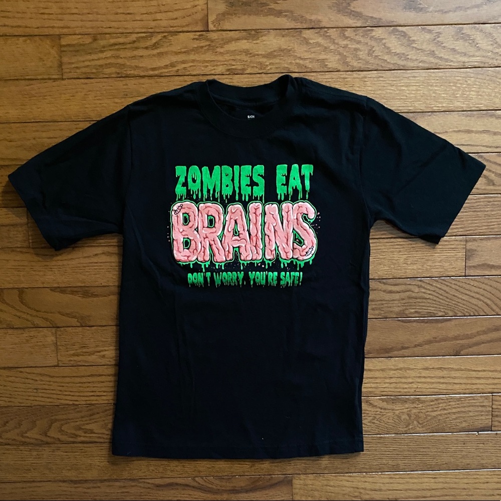 Size 6 Halloween Tee Zombies Eat Brains